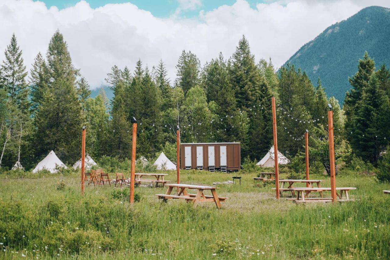 Wander Camp Glacier Coram Exterior photo